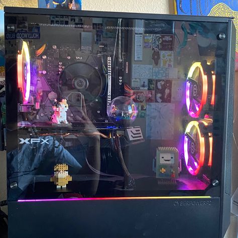 my pc is dusty BUT look at the lil figures inside it!! :D Pc With Figure Inside, Inside Pc, Pc Decoration, Pc Ideas, Pc Builds, Pop Figures, Pc Setup, Pc Cases, Action Figures