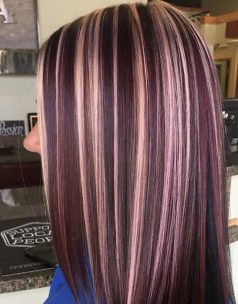 Burgundy Hair With Skunk Stripe, New Hair Colors 2023 Fall, Wine Hair With Blonde Highlights, Red Hair With Chunky Highlights, Tri Color Hair Highlights, Blonde Hair With Burgundy Highlights, Short Colored Hair Ideas, Blonde Burgundy Hair, Wine Red Hair With Blonde Highlights