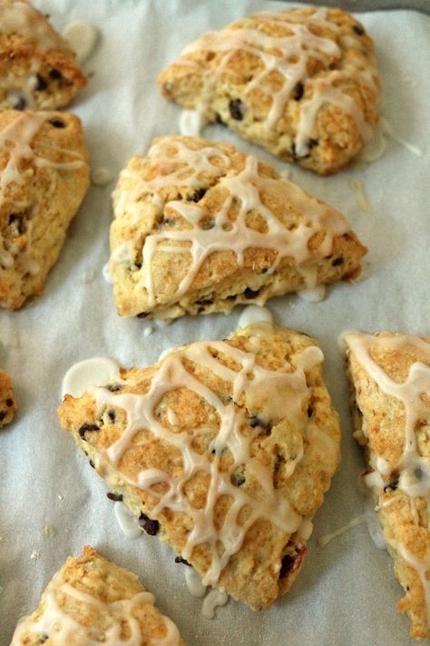 Almond Joy Candy Bars, Perfect Scones Recipe, Almond Joy Candy, Basic Scones, Almonds Chocolate, Baking Scones, Gluten Free Scones, Chocolate And Coconut, Scones Recipe Easy