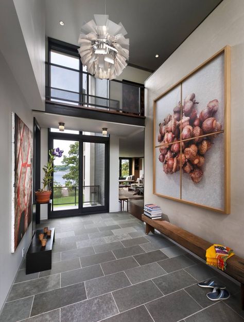 15 Beautiful Modern Foyer Designs That Will Welcome You Home Contemporary Foyer Design, Modern Foyer Design, Modern House Design Interior, Entryway Tile, Modern Foyer, Foyer Flooring, Design Hall, Modern Entry, Modern Entrance