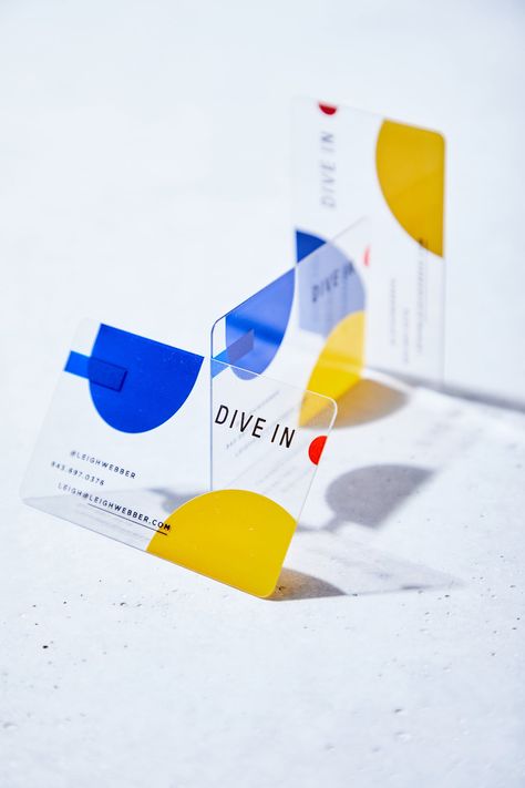 Minimalist Business Card Design, Photographers Logo Design, Transparent Business Cards, Plastic Business Cards, Credit Card Design, Graphic Design Cards, Name Card Design, Business Card Design Creative, Beautiful Branding