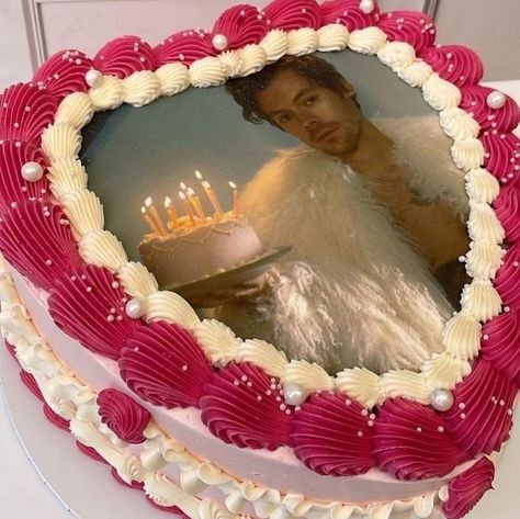 Harry Styles Cake, Harry Styes, Harry Styles Birthday, Harry Birthday, Unorganized Idea, Hello Kitty Cake, Pretty Birthday Cakes, Cute Birthday Cakes, Just Cakes