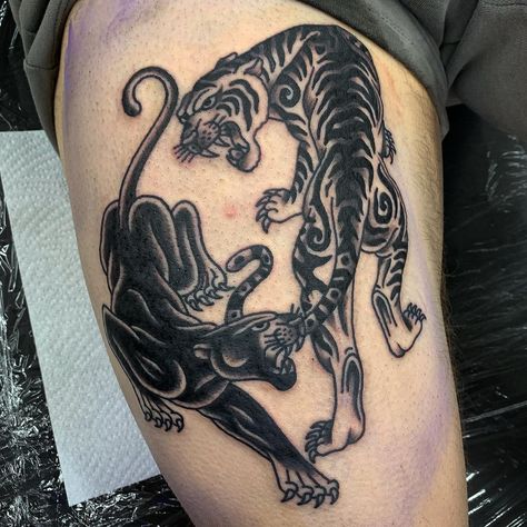 Animal Tattoos Traditional, Traditional Big Cat Tattoo, Tiger Panther Tattoo, Cat Tattoo Japanese, Tiger Tattoo Leg, Panther Tattoo For Women, Back Tattoo Traditional, Impulsive Tattoos, Big Back Tattoos