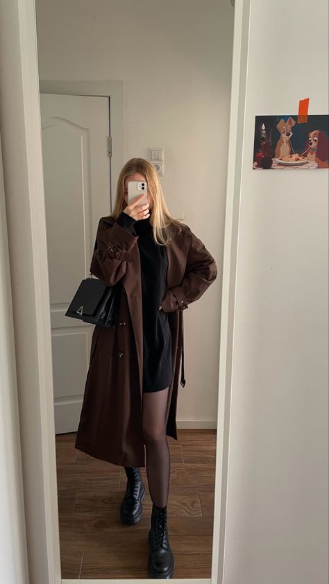 Brown Trench Coat Outfit, Brown Trenchcoat, Jazz Outfits, Styling Jackets, Brown Trench Coat, New York Outfits, Trench Coat Outfit, Ootd Inspo, Coat Outfit