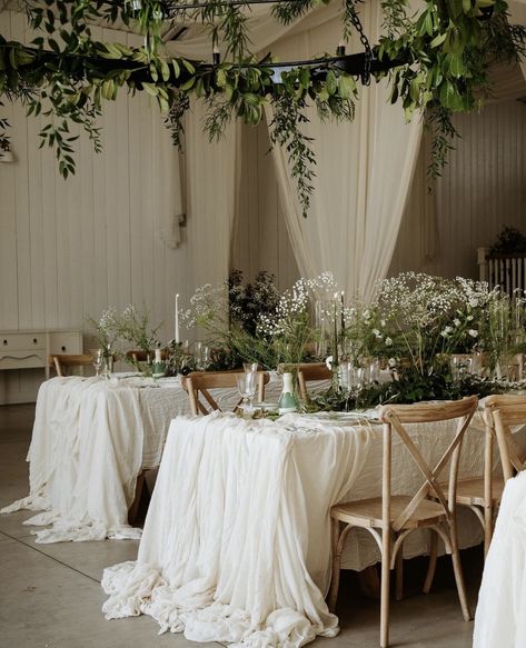 Draped Table Cloths Wedding, Gather And Tailor Wedding, Linen Wedding Decorations, Wedding Table No Tablecloth, Table Cloth Wedding Ideas, Cheese Cloth Wedding Decor, Linen Drapes Wedding, Wedding Table Drapery, Unique Wedding Vendor Ideas