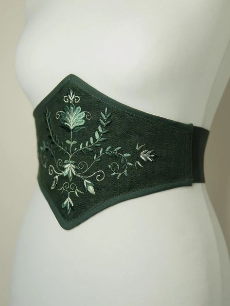 Ren Faire Embroidery, Elven Corset, Corset Belt Sewing Pattern, Diy Corset Belt, Fae Clothing, Linen Corset, Embroidered Corset, Fair Outfits, Ren Fair