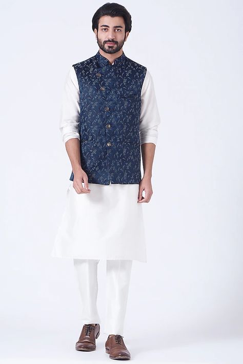 White Kurta Set With Navy Blue Bundi Jacket Design by Soniya G Men at Pernia's Pop Up Shop 2022 Kurta Koti For Men, Koti Kurta For Men Wedding, White Kurta Set, Kurta And Pants, Rajdeep Ranawat, Punit Balana, Kurta Sets For Women, Kurta Men, Men's Kurta