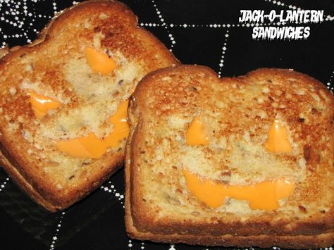 Healthy Halloween Food Ideas, Halloween Food For Kids, Sugary Treats, Healthy Halloween Food, Halloween Food Ideas, Recetas Halloween, Halloween Lunch, Kids Halloween Food, Dulces Halloween