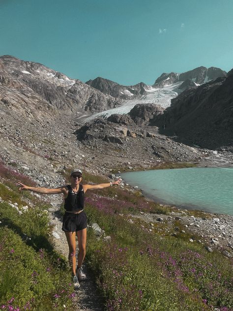 Trail Runner Aesthetic, Trail Running Aesthetic, Active Fits, Trail Aesthetic, Trail Running Inspiration, Running Vibes, Salty Granola, Running Inspo, Running Outside