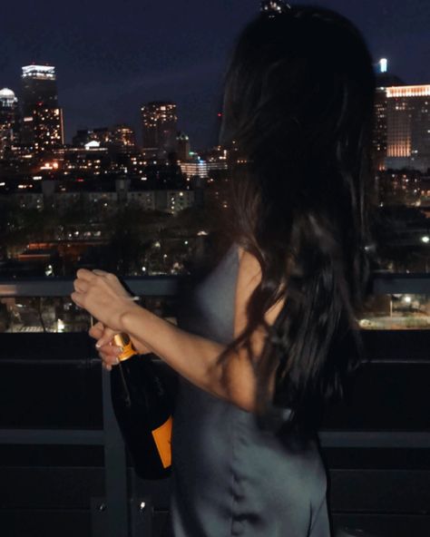 #city #birthday #fun #nightout #party #rooftop #nightlife #girlsnight #nightoutfashion #fashion #champagne #cityviews Lei, The City, Wine, The World, Music