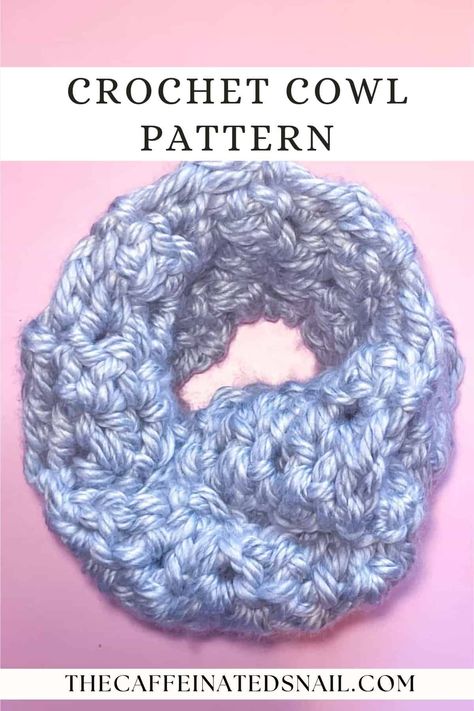 This is my free Crochet Cowl Pattern made with chunky yarn! It is easy to make and can be completed in just half an hour. Crochet Infinity Scarf Free Pattern, Wearable Crochet, Cowl Crochet Pattern, Cowl Crochet, Crochet Cowl Pattern, Crochet Infinity Scarf, Trendy Hat, Crochet Clothing, Cowl Pattern