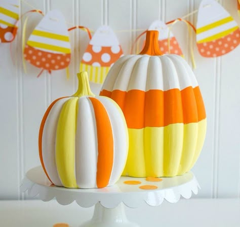 10 Candy Corn Inspired Ideas to Satisfy Your Halloween Sweet Tooth Jennifer Perkins #halloween #candycorn #candycornideas Halloween Pumpkin Decorating Ideas, Corn Crafts, Halloween Pumpkin Decorating, Candy Corn Pumpkin, Corn Painting, Candy Corn Crafts, Thanksgiving Candy, Pumpkin Decorating Ideas, Candy Corn Decorations