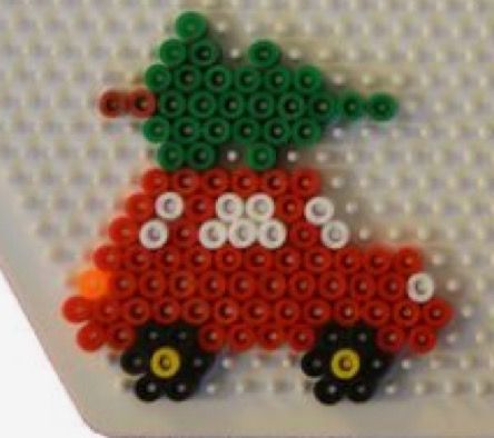 Christmas Melting Beads, Pearler Bead Christmas Ornaments, Perler Christmas Patterns, Christmas Melty Beads Patterns, Perler Beads Christmas Ideas, Pyssla Christmas Ideas, Perler Beads Christmas Ornaments, Peeler Bead Christmas, Christmas Perler Bead Ideas