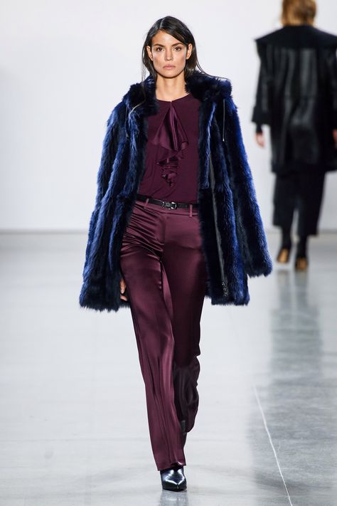 Elie Tahari Fall 2019 Ready-to-Wear Fashion Show Collection Casual Edgy, Women Fashion Edgy, Purple Jacket, Leopard Print Blouse, Wine Color, Elie Tahari, Colour Combinations, Womens Clothing Stores, Fashion Show Collection