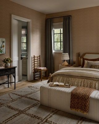 Amber Interiors Bedroom, Bedroom Inspiration Cozy, Vintage Modern Style, Amber Lewis, Dining Room Spaces, Modern Style Homes, Bedroom Renovation, Colonial Revival, Amber Interiors