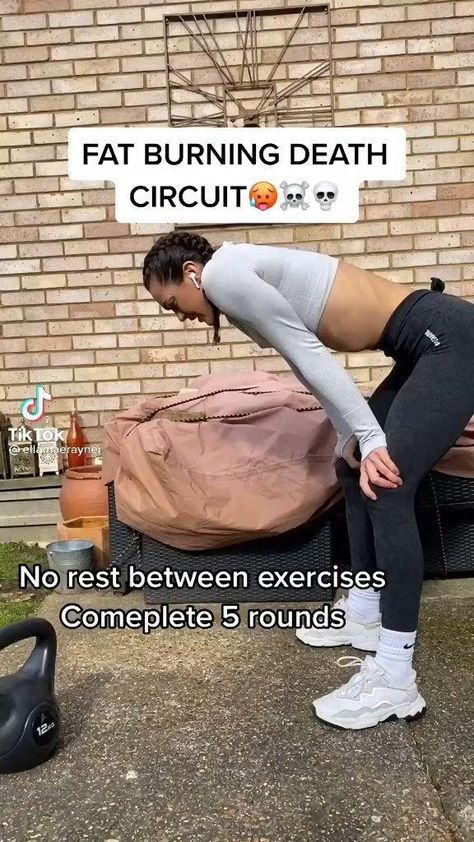 Join us on an intense 30 Minute Cardio HIIT workout. This workout contains a variety of high intensity strength and cardio movements. The routine is great fo... Full Body Cardio, Hiit Cardio Workouts, Full Body Hiit Workout, Trening Fitness, Hiit Cardio, Weight Workout Plan, Trening Abs, Gym Workout Videos, Gym Workout Tips