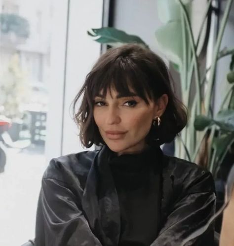 What Is the Italian Bob Haircut? - TOP 15 Ways to Style It! French Haircut, Italian Bob, French Bob, Bob Haircut With Bangs, French Hair, Short Hair With Bangs, Short Hair Haircuts, Bob Haircut, Haircuts With Bangs