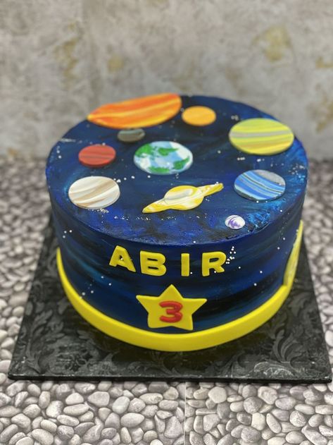 Tyedye night time color scheme with fondant planets and a yellow fondant band around the bottom of the cake Fondant Planets, Space Themed Cake, Theme Cake, Fondant Cake, Themed Cakes, Outer Space, Birthday Theme, Solar System, Night Time