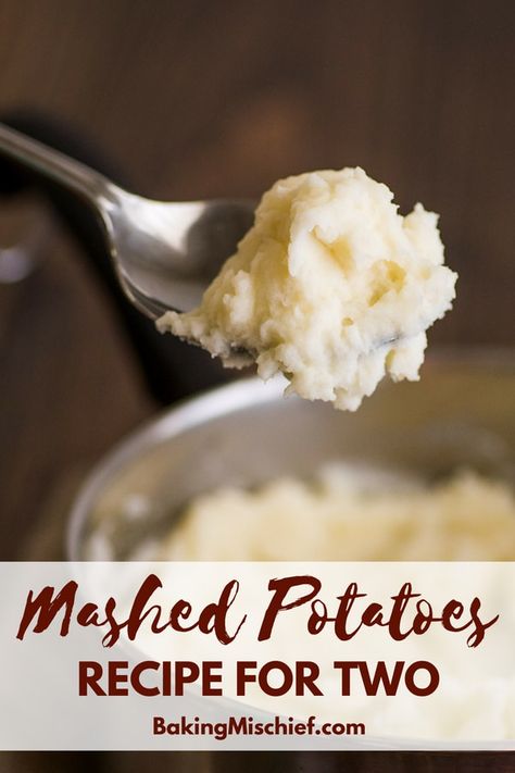 Simple and easy Mashed Potatoes for Two made with one pot and one potato for a quick and easy side dish. | #sidedish | #easy | #recipefortwo | Single Serving Mashed Potatoes, Potato Recipes For One Person, Mashed Potatoes Recipe Small Batch, Small Batch Mashed Potatoes Recipe, Small Mashed Potatoes Recipe, Quick Mashed Potatoes Easy, Potatoes For Two, Mashed Potatoes Small Batch, Mashed Potatoes Recipe For 2