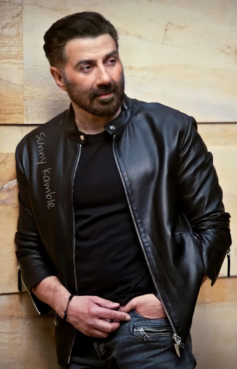 Sunny Deol, Indian Jewellery Design Earrings, Indian Jewellery Design, Jewelry Design Earrings, Design Earrings, Bollywood Actors, Bollywood Celebrities, Jewellery Design, Indian Jewellery