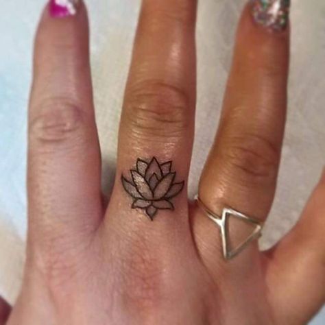 Lotus Hand Tattoo, Flower Finger Tattoos, Thumb Tattoos, Tribute Tattoos, Lotus Tattoo Design, Finger Tats, Finger Tattoo, Casual Nails, Line Work Tattoo