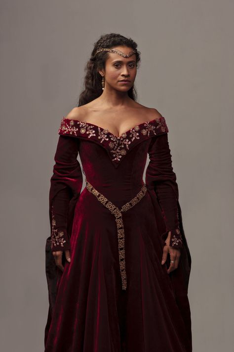 Merlin - Promo Medieval Gowns Royals, Merlin Gwen, Cregan Stark, Fantasy Au, Merlin Bbc, Medieval Gown, Character Fashion, Bbc Merlin, Fairytale Fashion