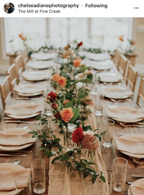 Greenery On Wooden Table Wedding, Long Table Decor For Wedding, Long Wood Table Centerpieces, Wedding Farm Table Decor Centerpieces, Round Table Centerpieces Wedding Rustic Chic Flower Arrangements, Casual Wedding Table Decor, Wedding Table Decorations Summer, Wood Table Wedding Decor, Farmhouse Table Wedding Decor