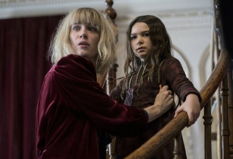 Flora Fairchild, Joely Richardson, Mackenzie Davis, Prince Images, Movie Info, The Turning, Finn Wolfhard, Best Short Haircuts, Film Review