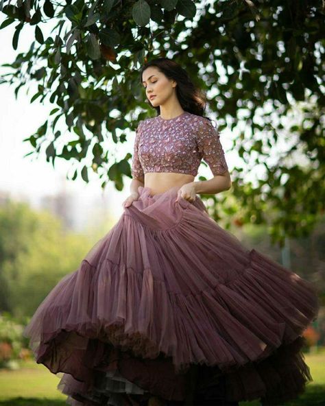 Net Frok Designs For Women Wedding, Net Lehenga Designs Latest Bridal, Croptop Lehenga Designs Latest, Ruffle Lehenga Designs, Lehanga Designs Latest For Women, Bollywood Lengha, Lehenga Designs Latest, Lengha Sari, Designer Chaniya Choli