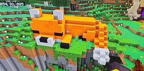 Minecraft Rubber Duck Build, Swan Minecraft, Fox Minecraft Build, Fox Statue Minecraft, Minecraft Fox Statue, Minecraft Fox Enclosure, Minecraft Fox House, Minecraft Animal Builds, Minecraft Animal Statues