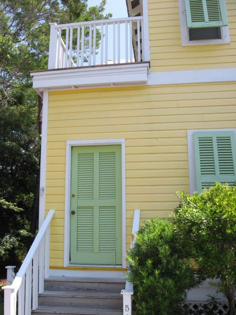 Colorful Beach Cottages - Southern Hospitality Coastal Cottage Exterior, Beach House Exterior Colors, Yellow Beach House, Yellow House Exterior, Coastal Home Exterior, Beach Cottage Exterior, Coastal Exterior, Beach House Exterior, Cottage Exterior