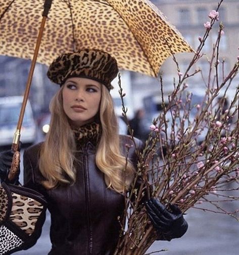 Claudia Schiffer 90s, Cheetah Print Coat, Cheetah Print Outfits, Arthur Elgort, Leopard Print Outfits, Vogue Us, Claudia Schiffer, 1990's Fashion, Brand Board