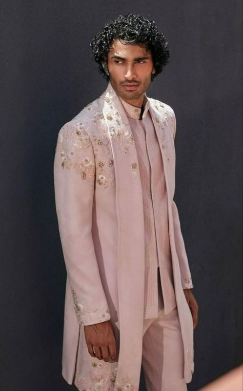 Pink Indian Outfit, Menswear Indian, Sherwani Design, Indo Western Outfits For Men, Indian Menswear, Outfit Male, Sherwani For Men Wedding, Groom Dress Men, Men's Wedding Outfit