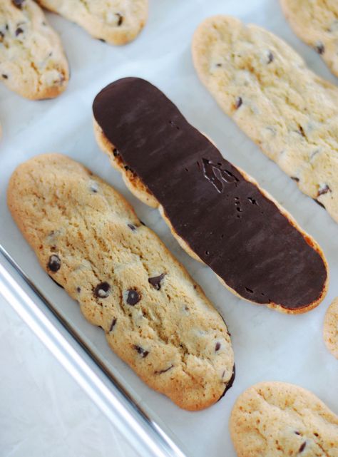 Crispy chocolate chip cookie dunkers, perfect for dipping in milk! These chocolate chip cookies are delicious, easy to make, and fun to eat. Chocolate Chip Cookie Sticks, Cookie Dunkers, Cookie Dippers Recipe, Cookie Dipper, Crispy Chocolate Chip Cookies, Cookie Sticks, Trader Joe’s, No Bake Cookies, Cookie Bars