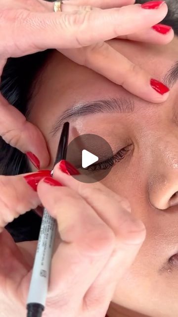 Relume on Instagram: "Apply your brow makeup only where lacking or less dense in hair. Less is always more when it comes to brows. 
Laura is using the Relume Full On Pencil in Black & BrightEyes in Medium. 

#broweducation #howtofillinbrows #browmakeup #makeuptutorial" Natural Look Eyebrows, Ash Brown Eyebrows, Eyebrow Hacks Beauty Tricks, How To Apply Eyebrow Pencil, Laminate Eyebrows, Eyebrow Pencil Tutorial, Laminated Eyebrows, Laminated Brows, Eyebrow Tutorial For Beginners