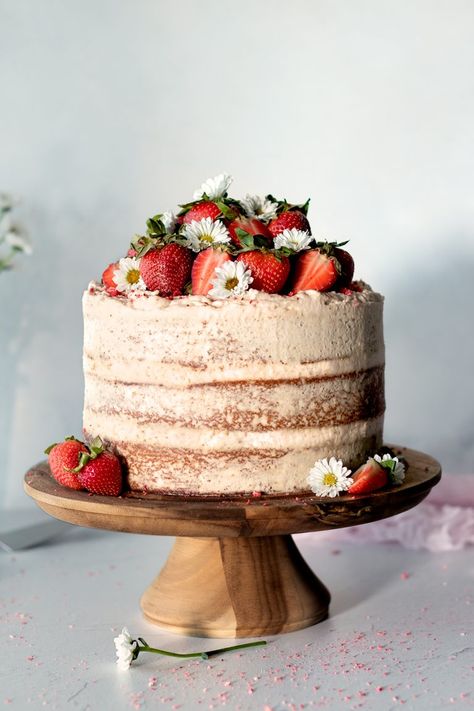 Strawberry Mascarpone Cake Two Layer Strawberry Cake, Decadent Birthday Cakes, Strawberry Decorated Cake Birthday, Gourmet Birthday Cake, Aesthetic Cake Photography, Cake Designs With Flowers, Pretty Strawberry Cake, Strawberry Topped Cake, Cake For Tea Party