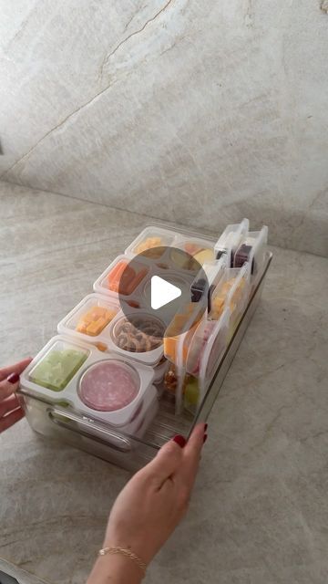 Chandler Isaac-Myers on Instagram: "POV: you look in my fridge. To shop: comment “snacks” and I’ll send ya the 🔗 to my favorite little snack containers 🧀🍎🥕(make sure you are following me to get the message!!)  #organizing #restock #grocery #snacks #amazonfind #amazonmusthaves #kitchenorganization #kitchenideas #kitchengadgets #kitchenessentials #amazongadget #amazonhome #organization #restocked #asmr #snackbox #snackideas #healthysnack #weeklyrestock #asmrfood" Meal Prep Refrigerator Organization, Self Serve Snack Station, Adult Snack Box Ideas, Make Ahead Kids Lunches, Kid School Snacks, Snack Container Ideas, Adult Snack Boxes, Snack Pack Ideas, Snack Boxes For Adults