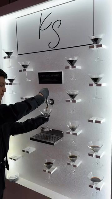 PartySlate.com on Instagram: "You can find us under the espresso martini wall. Is this the ultimate wedding perk?🍸☕ Find and connect with these vendors and more in your city using PartySlate.com’s curated directory. Link in the bio. 🍸 video courtesy of, espresso martini wall & caterer: @fftchicago 🗒️ planner: @wedicity_chi 📍 venue: @venuesix10 #weddingidea #weddings #weddingdrink" Black Wedding Theme Ideas, Black Wedding Theme, Wedding Food Ideas, Wedding Theme Ideas, Bar Catering, Event Bar, Event Food, Wedding Catering, Wedding Bar