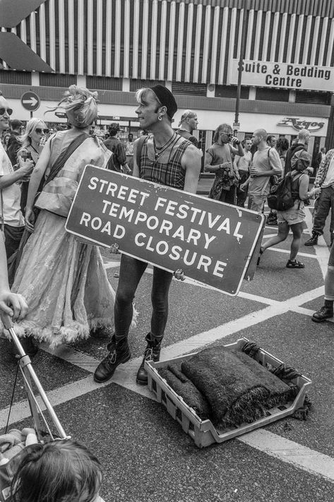 A Party On The Motorway - London, 13 July 1996 - Flashbak London 1990s, Liverpool Street, West London, Pollution, Culture Art, Liverpool, London, Photographer