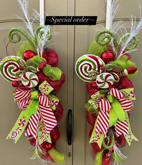 Bow Cabinets, Grinchmas Decor, Grinch Night, Diy Fall Wreath Ideas, Grinch Ideas, Fall Wreath Ideas, Grinch Decor, Grinch Tree, Grinch Images