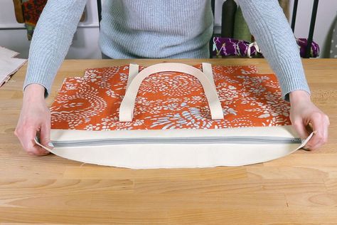 How To Sew A Recessed Zipper On A Bag, Bag With Zipper Tutorial, How To Put A Zipper In A Bag, How To Sew Tote Bag With Zipper, Recessed Zipper Tote Bag Tutorial, Zipper Tote Bag Pattern Free, Tote Bag With Zipper Pattern Free, Tote Bag Tutorials Step By Step, Zippered Tote Bag Pattern