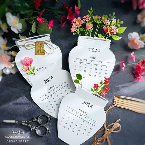 Cricut Calendar Template, Handmade Desk Calendar, Decoration With Paper, Diy Desk Calendar, Box Template Printable, Diy Paper Flowers, Creative Calendar, Make Paper Flowers, 달력 디자인