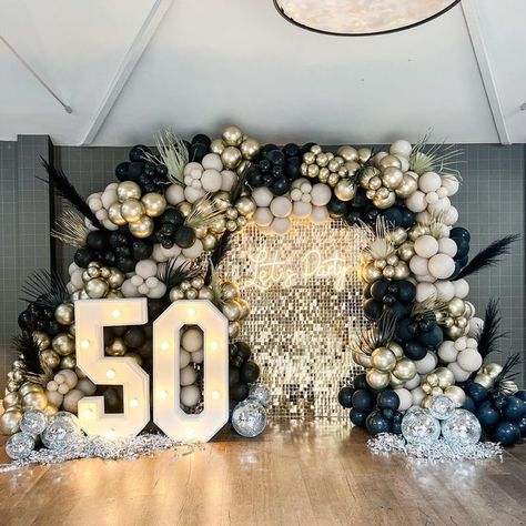 50th Birthday Ideas For Women Backdrop, Sequin Wall With Balloons, 50 Th Birthday Decorations, 50th Backdrop Ideas, Sequin Backdrop With Balloons, 50th Anniversary Backdrop Ideas, Ballon Decoration Ideas Events, 60th Birthday Backdrop Ideas, 50th Birthday Backdrop Ideas