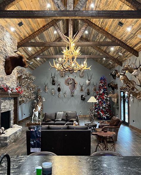 Deer Mount Decor Family Rooms, Trophy Rooms Hunting, Hunting Room Design, Trophy Room Ideas, Deer Mount Decor, Rustic Family Room, Deer Mounts, Garage Loft, Barn House Design