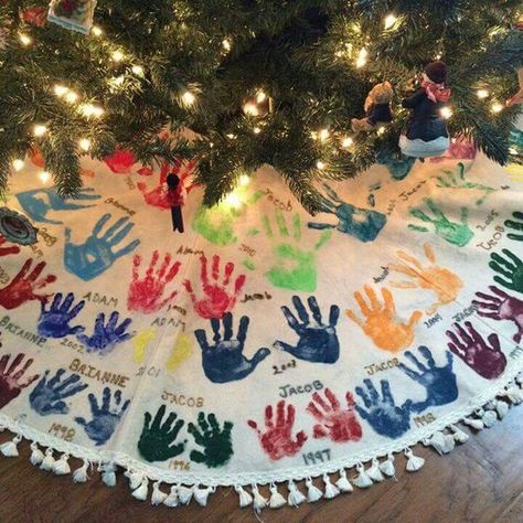 Hanprint Christmas Tree Skirt Kindergarten Craft, Handprint Christmas, Traditions To Start, Christmas Traditions Family, Craft Christmas, Navidad Diy, 12 December, Noel Christmas, Tree Skirt