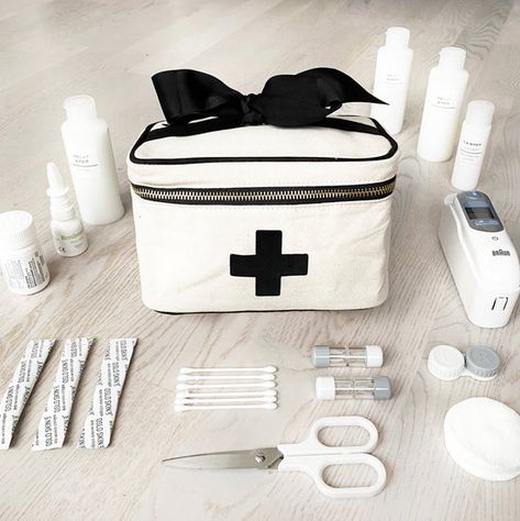 First Aid Storage, Smart Organization, Travel Essentials List, Aid Kit, Pet Bottle, First Aid Kit, Travel Organization, First Aid, Bag Organization