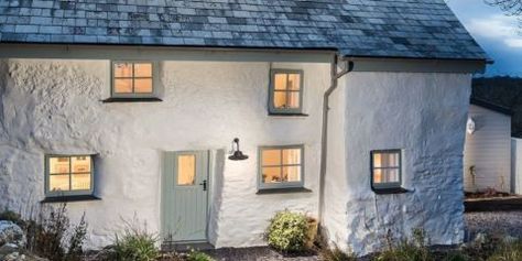 Whitewashed Stone, Cottage Shutters, English Seaside, Vintage Style Furniture, Cornish Cottage, Lime Plaster, Timber Planks, Cornwall Cottages, Seaside Paintings