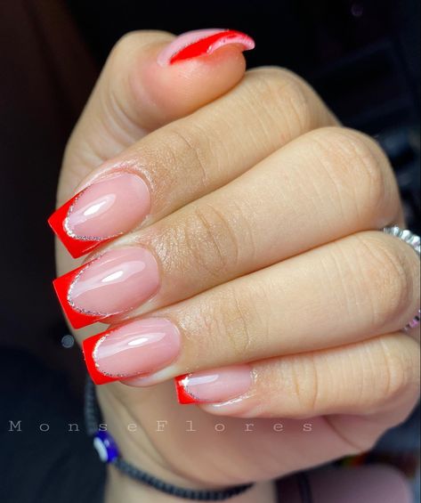 Red French Tip Nails With Gold Line, Red French Nails Christmas, Christmas Nails Square French Tips, Nails Inspiration French Tip Square, Red And Silver Tip Nails, Red French Tip Nails With Gold, Square Nail Christmas Designs, Red French Tips With Glitter, Red French Tip With Silver Line