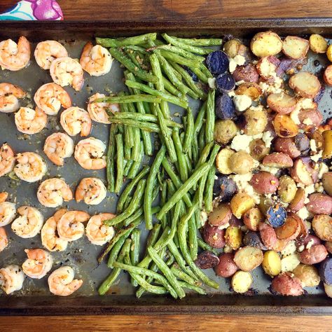 Cheesy Shrimp Pasta, Pan Green Beans, Creamy Clam Chowder, Shrimp Potatoes, Shrimp And Green Beans, Shrimp And Veggies, Greek Shrimp, Mediterranean Recipes Healthy, Potatoes And Green Beans