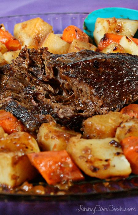 Easy Pot Roast Recipe from Jenny Jones (JennyCanCook.com) #JennyCanCook #potroast Jenny Can Cook, Pot Roasts, Easy Pot Roast, Jenny Jones, Pot Roast Recipe, Beef Pot Roast, Roast Recipe, Pot Roast Recipes, Chuck Roast